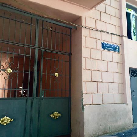 Very Center Of The Old City-Stylish Apartment 第比利斯 外观 照片