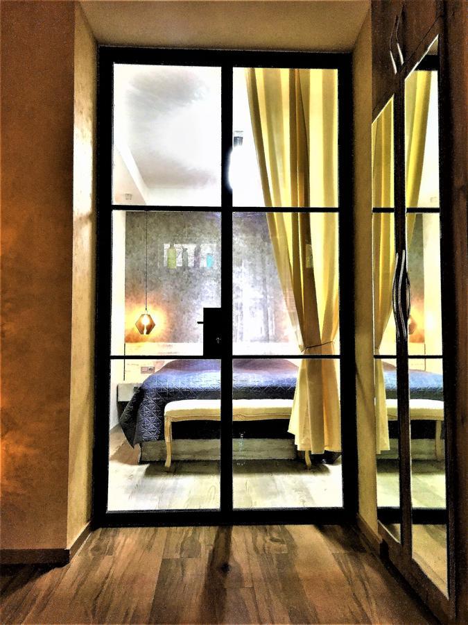 Very Center Of The Old City-Stylish Apartment 第比利斯 外观 照片